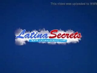 S juteklīgs latina cindy fucks par kamera