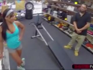 Muscular Chick Spreads Her Legs For Cash